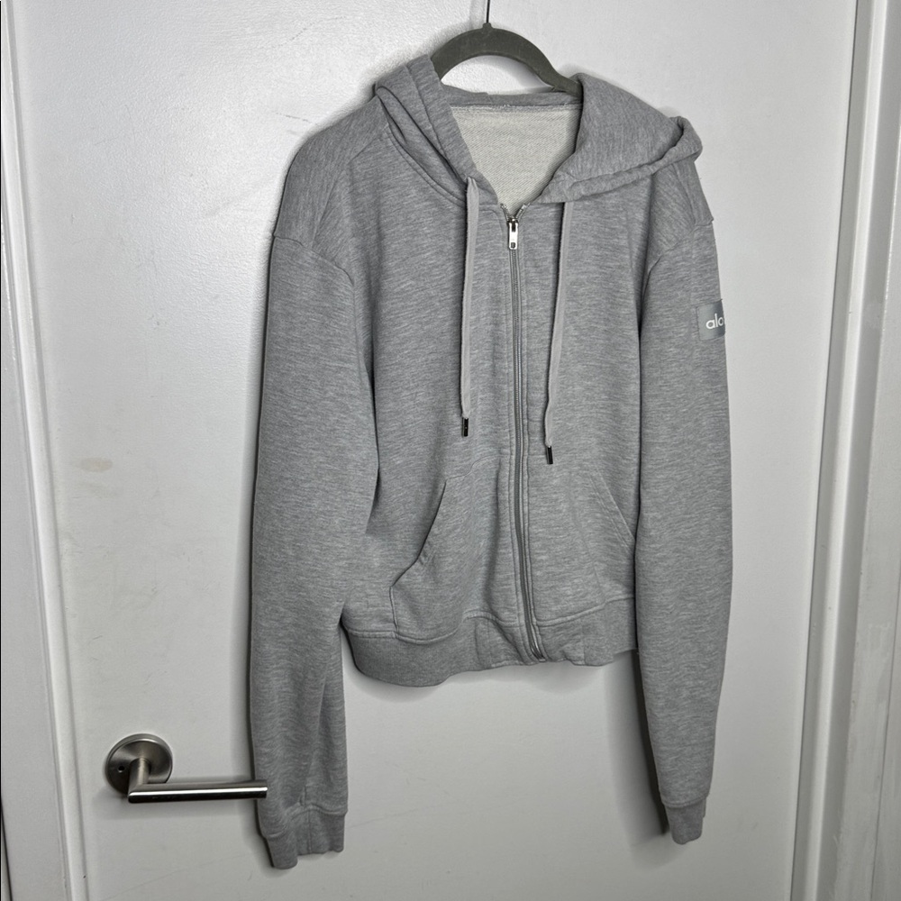 Alo Yoga Accolade Full Zip Hoodie in Athletic Heather Grey - Picture 2 of 4